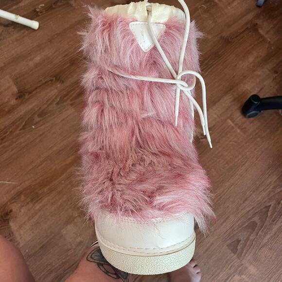 Modes White w/Pink Faux Fur Snow or After Ski Boots Made in Romania Foam Padded - Picture 6 of 10